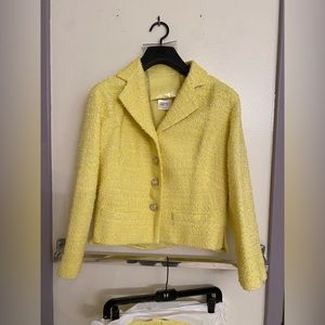 NEVER BEEN WORN VINTAGE & TIMELESS 2-Piece Chanel Suit